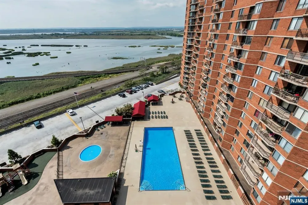 108 Harmon Cove Tower Secaucus, NJ 07094
