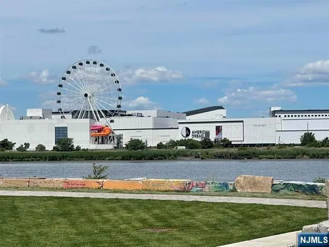 108 Harmon Cove Tower Secaucus, NJ 07094