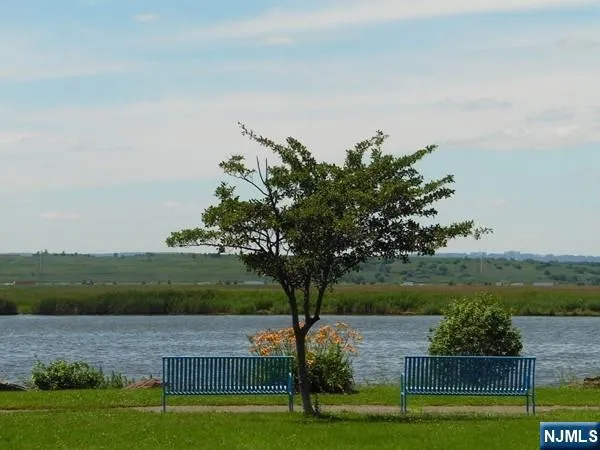 108 Harmon Cove Tower Secaucus, NJ 07094