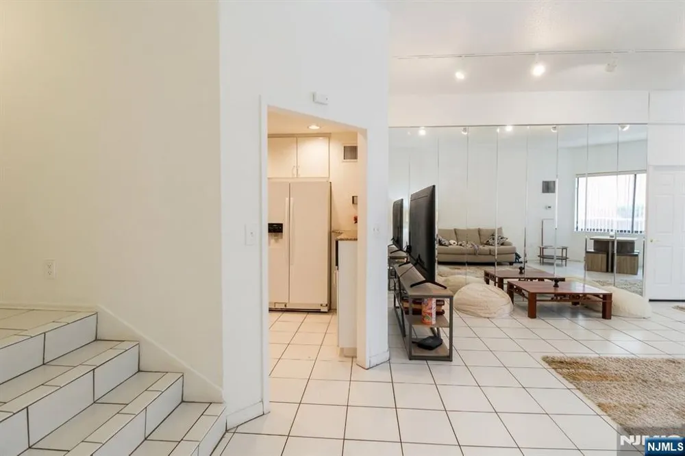 108 Harmon Cove Tower Secaucus, NJ 07094