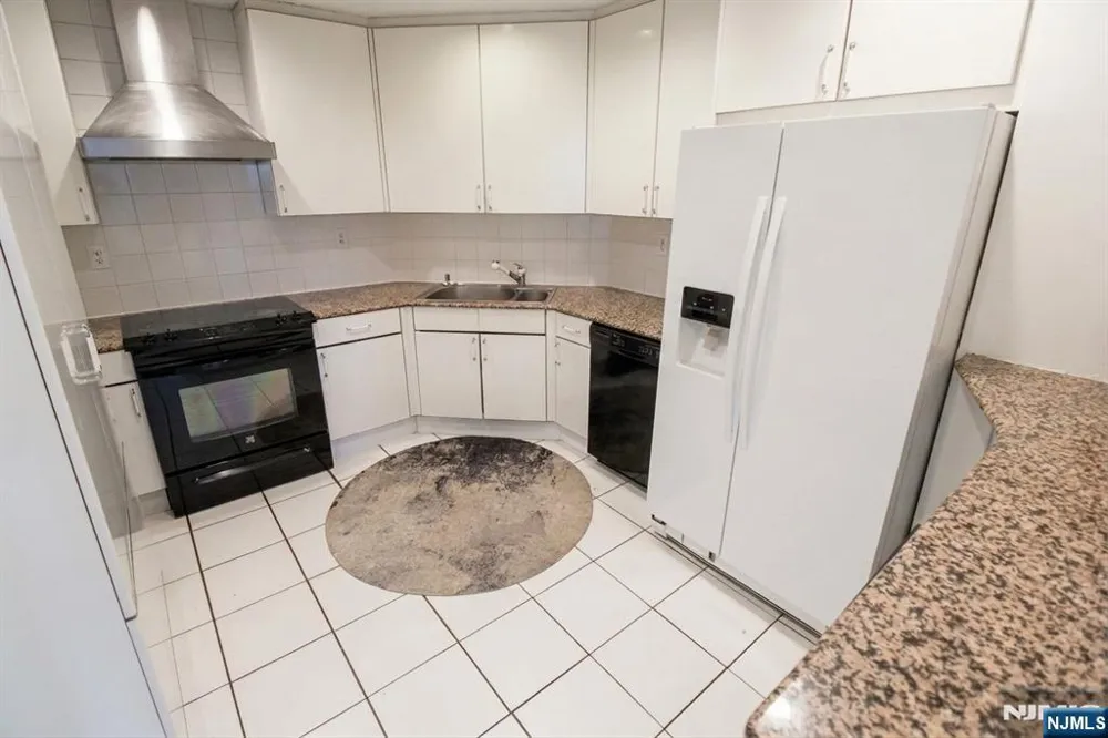 108 Harmon Cove Tower Secaucus, NJ 07094