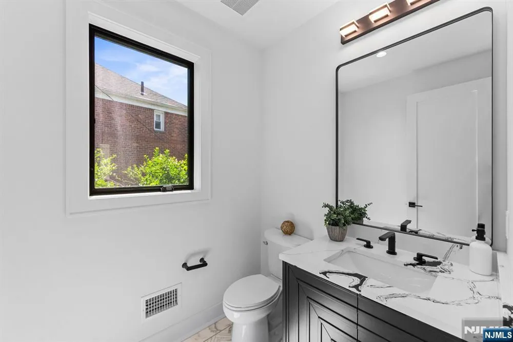 401 A Grand Avenue A Leonia, NJ 07605