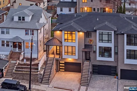 256A 7th Street