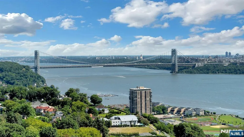 200 Winston Drive 2504 Cliffside Park, NJ 07010