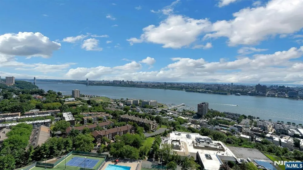 200 Winston Drive 2504 Cliffside Park, NJ 07010