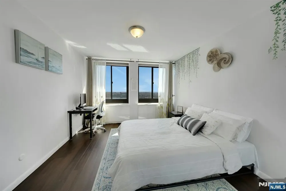 200 Winston Drive 2504 Cliffside Park, NJ 07010