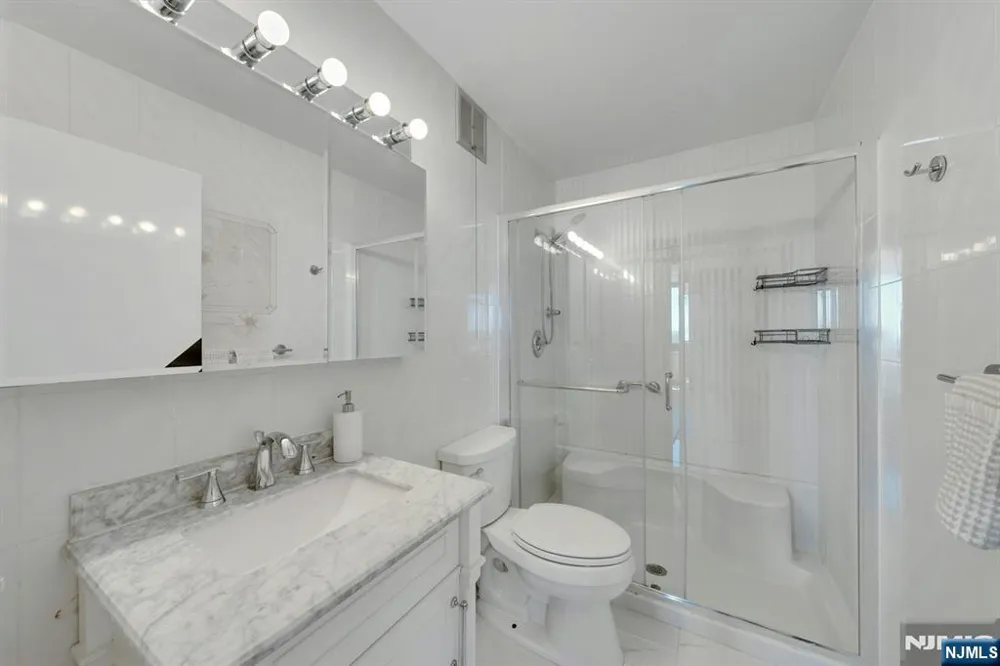 200 Winston Drive 2504 Cliffside Park, NJ 07010