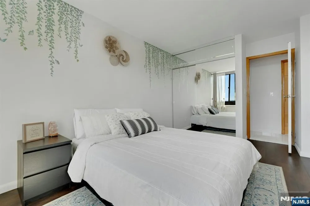 200 Winston Drive 2504 Cliffside Park, NJ 07010