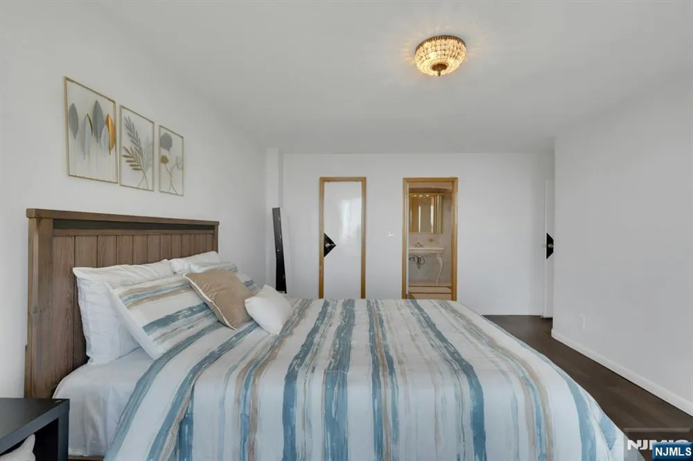 200 Winston Drive 2504 Cliffside Park, NJ 07010
