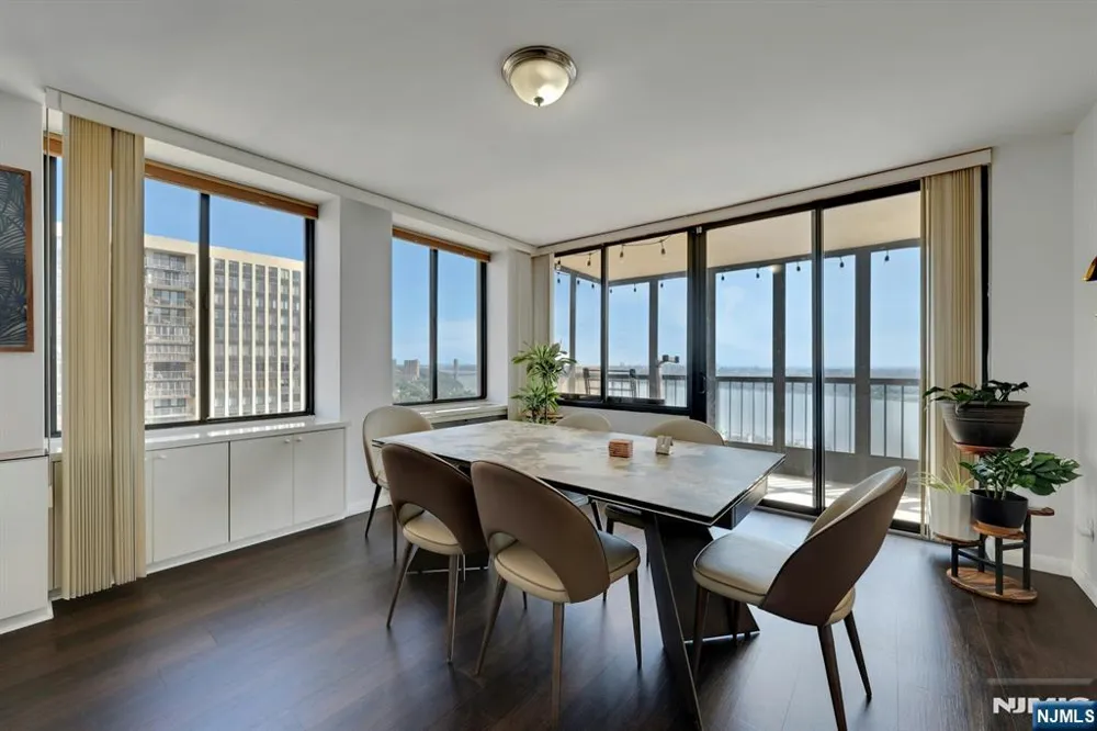 200 Winston Drive 2504 Cliffside Park, NJ 07010