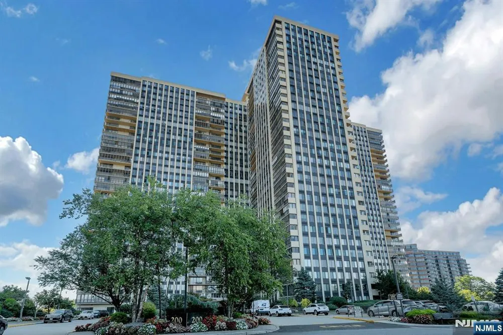 200 Winston Drive 2504 Cliffside Park, NJ 07010
