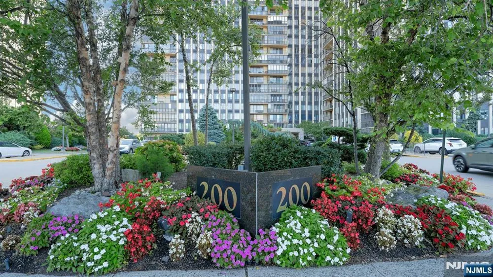 200 Winston Drive 2504 Cliffside Park, NJ 07010