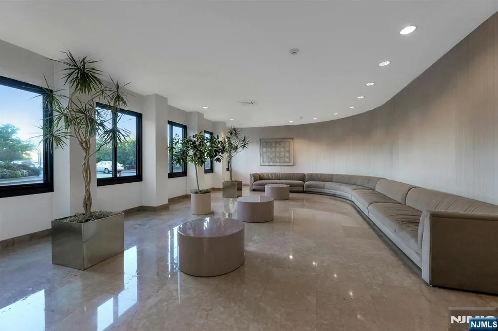 200 Winston Drive 2504 Cliffside Park, NJ 07010