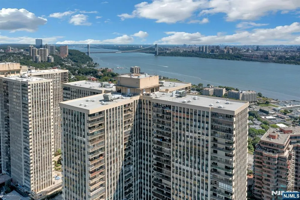 200 Winston Drive 2504 Cliffside Park, NJ 07010