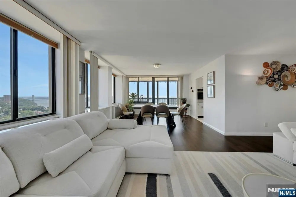 200 Winston Drive 2504 Cliffside Park, NJ 07010