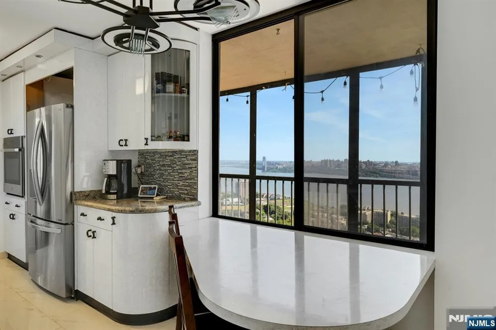 200 Winston Drive 2504 Cliffside Park, NJ 07010