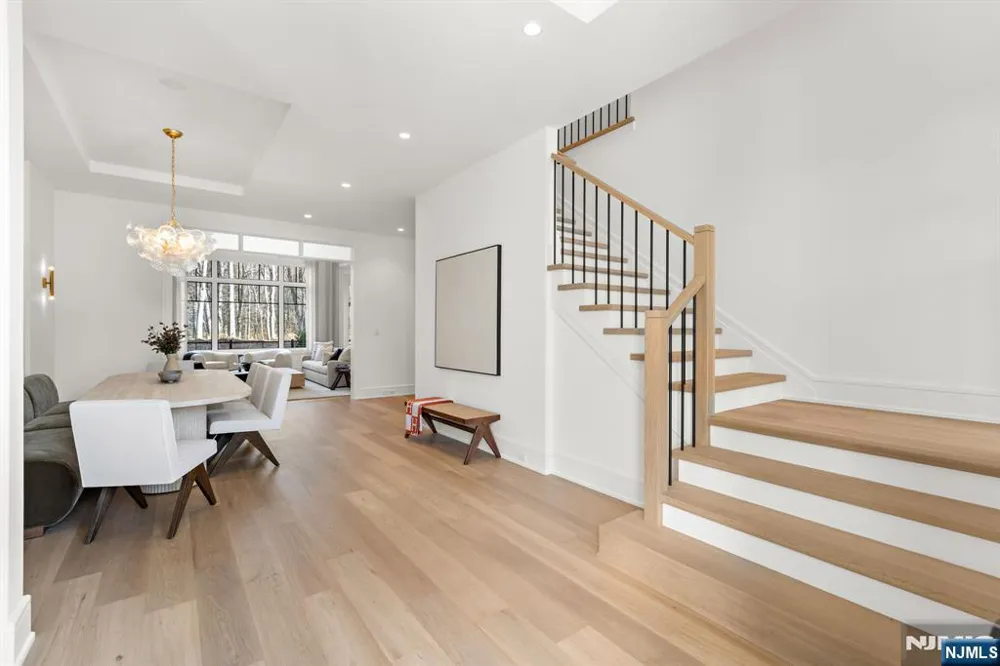 1 Stone Bridge Court Demarest, NJ 07627