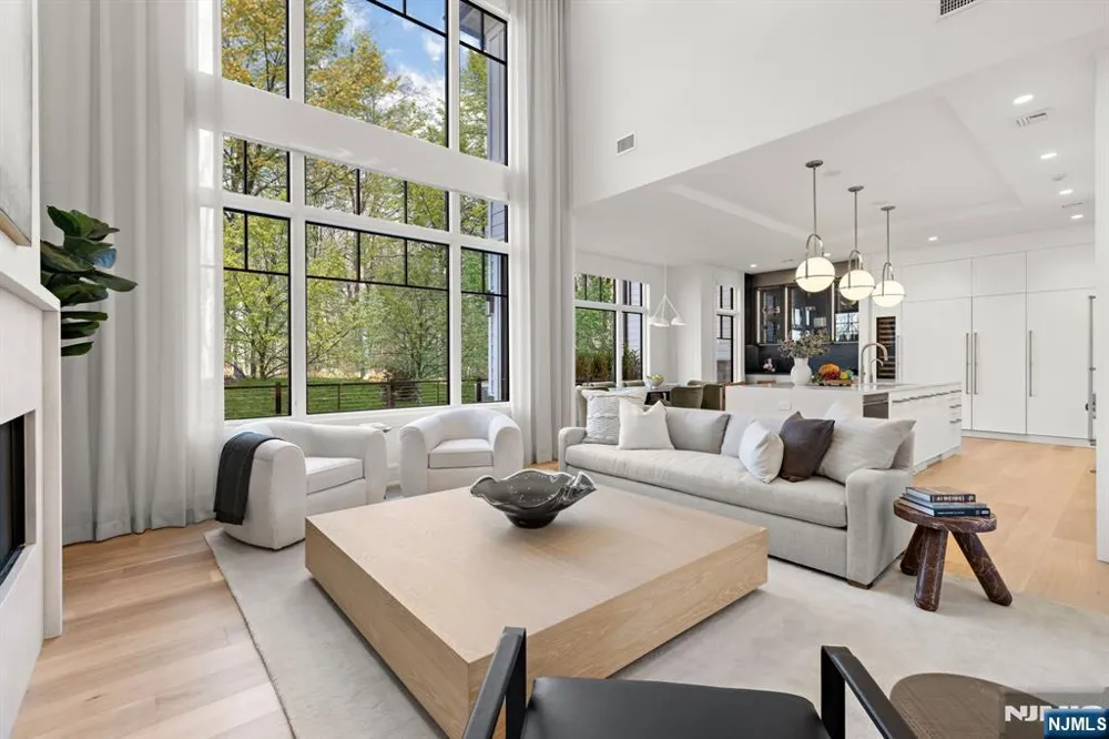 1 Stone Bridge Court Demarest, NJ 07627