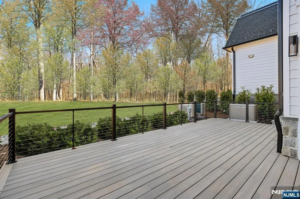 1 Stone Bridge Court Demarest, NJ 07627