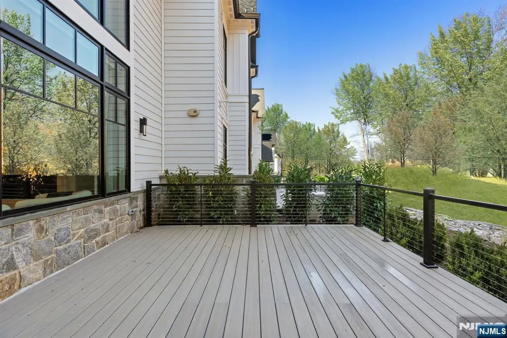 1 Stone Bridge Court Demarest, NJ 07627