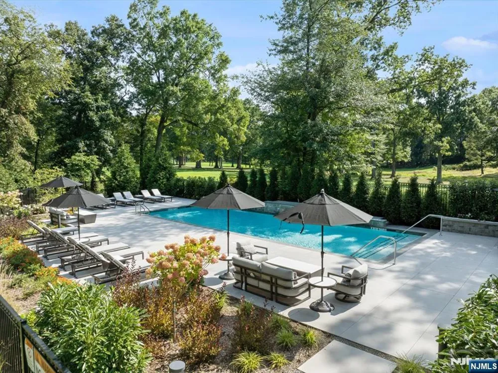 1 Stone Bridge Court Demarest, NJ 07627