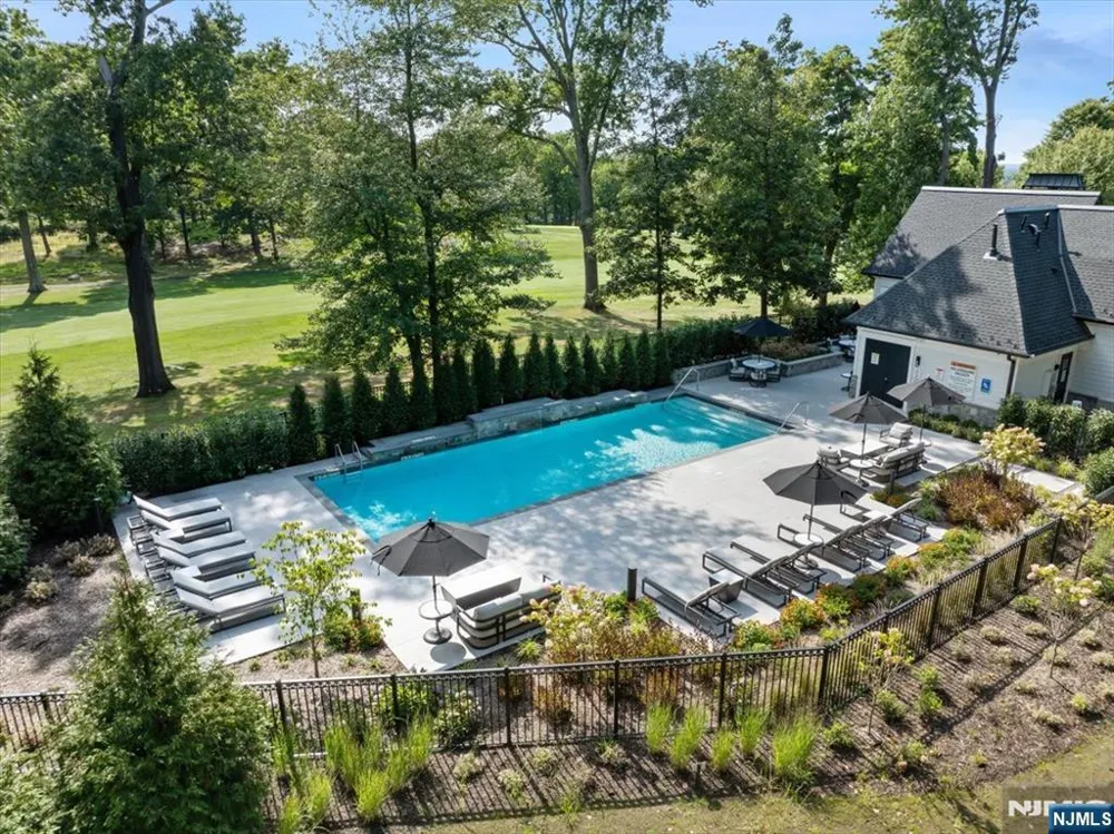 1 Stone Bridge Court Demarest, NJ 07627