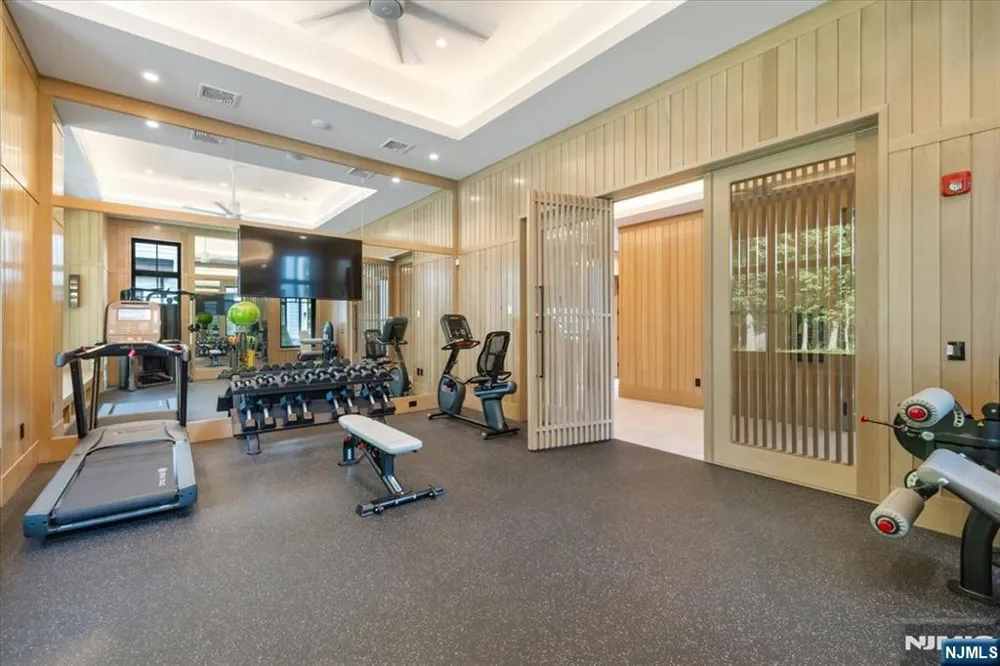 1 Stone Bridge Court Demarest, NJ 07627
