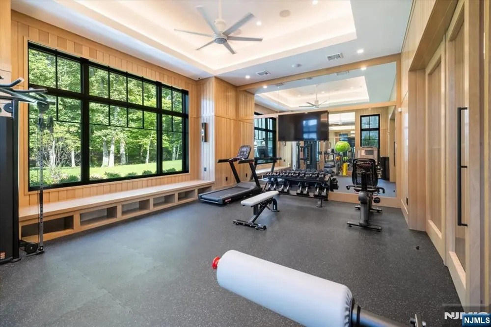 1 Stone Bridge Court Demarest, NJ 07627