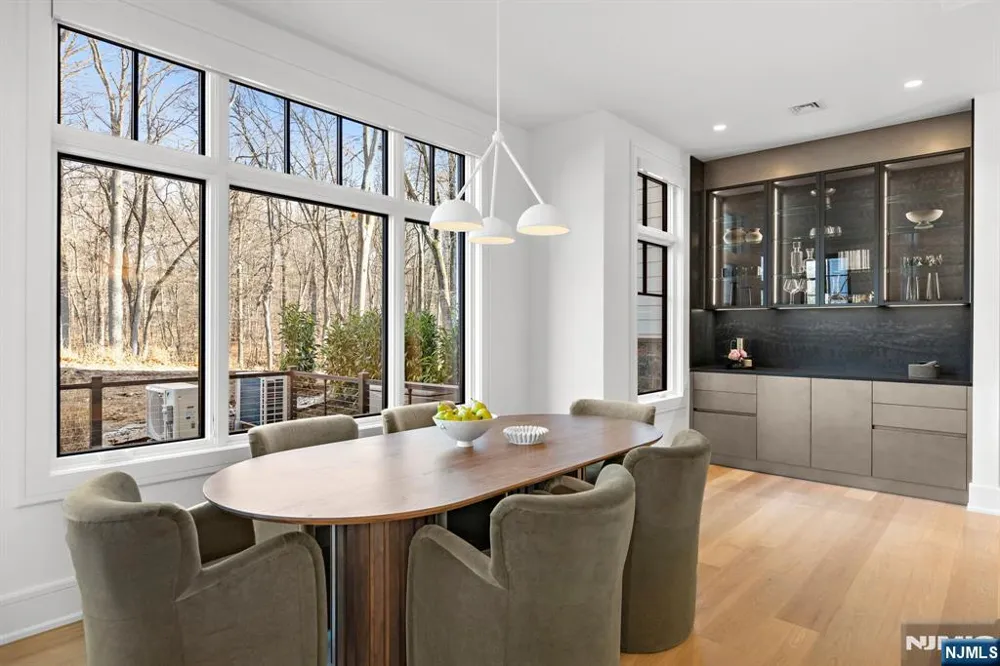 1 Stone Bridge Court Demarest, NJ 07627