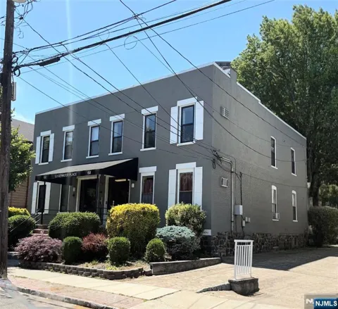 66-68 Edgewater Place A2