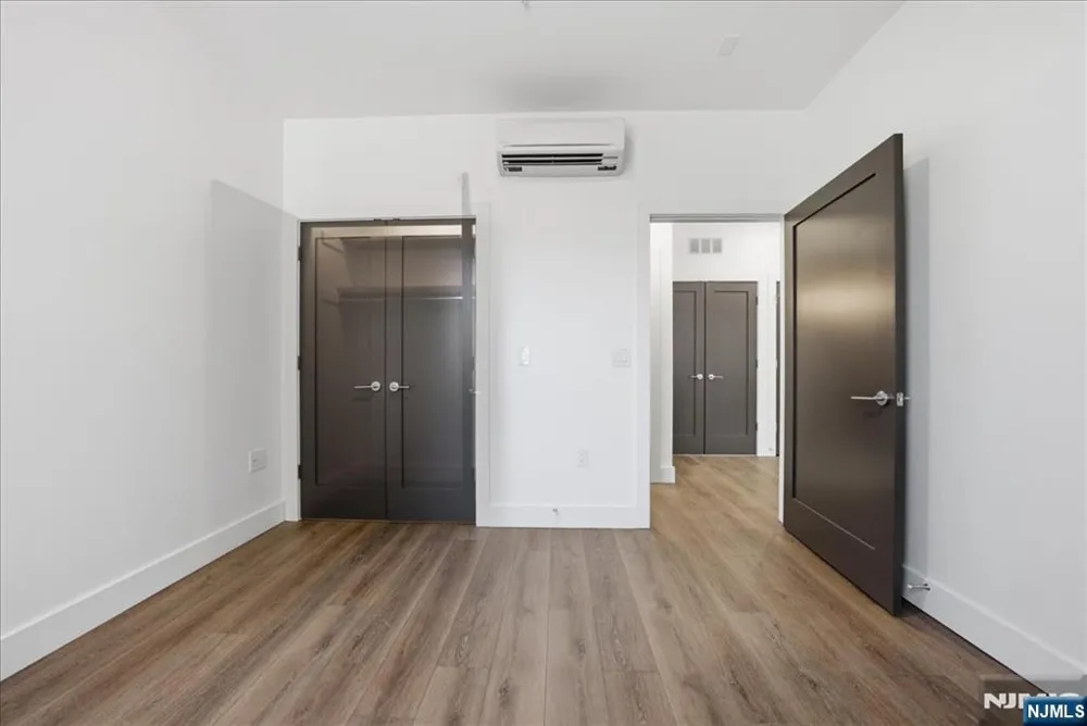 21 Lincoln 101 Newark, NJ 07102