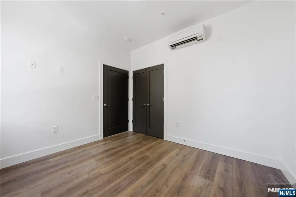 21 Lincoln 101 Newark, NJ 07102