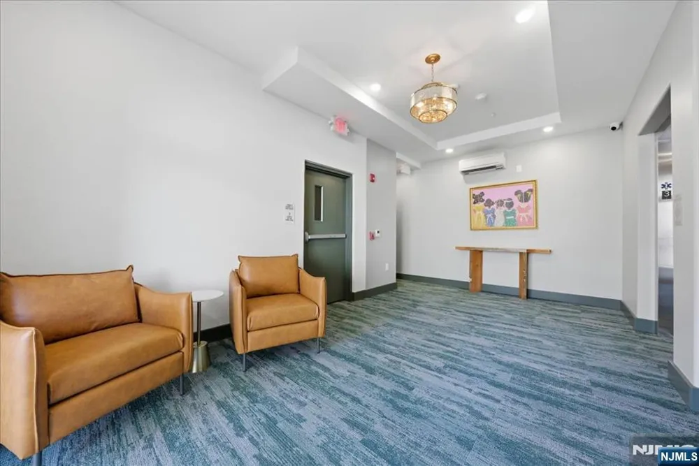 21 Lincoln 302 Newark, NJ 07102