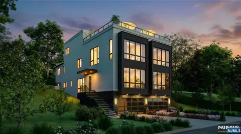 392 Undercliff Avenue 1