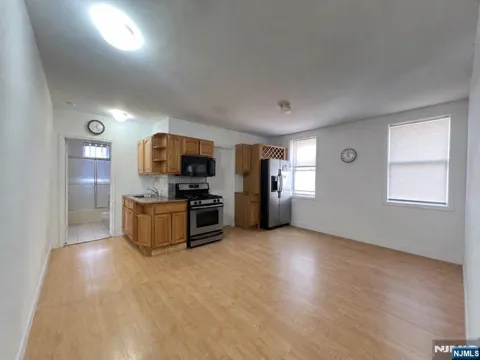 201 45th Street 504