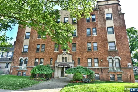 303 Hamilton Place A4
