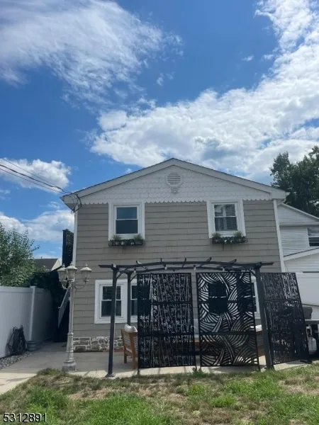 1409 River Road