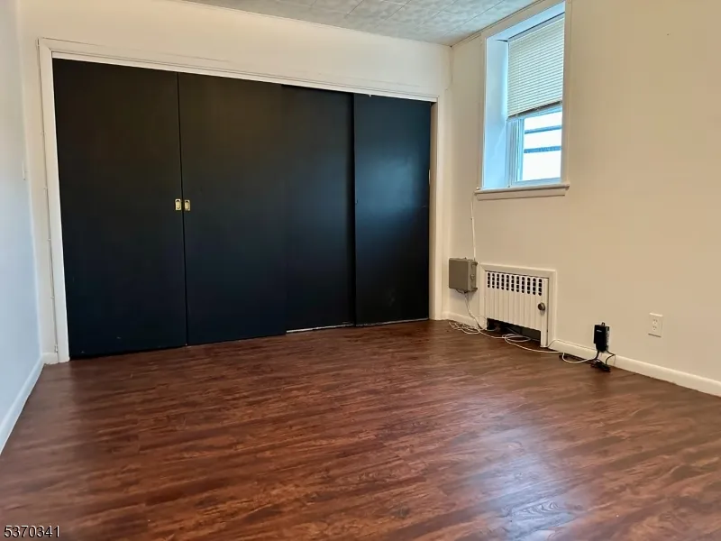 530 Valley Brook Ave Lyndhurst, NJ 07071