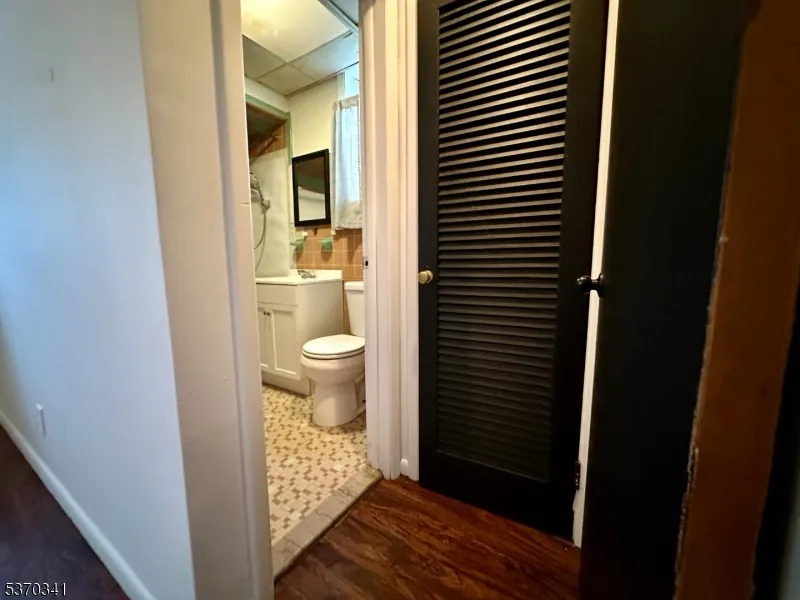 530 Valley Brook Ave Lyndhurst, NJ 07071