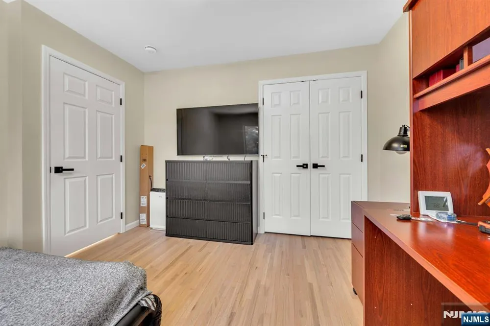 573 Kearney Cliffside Park, NJ 07010