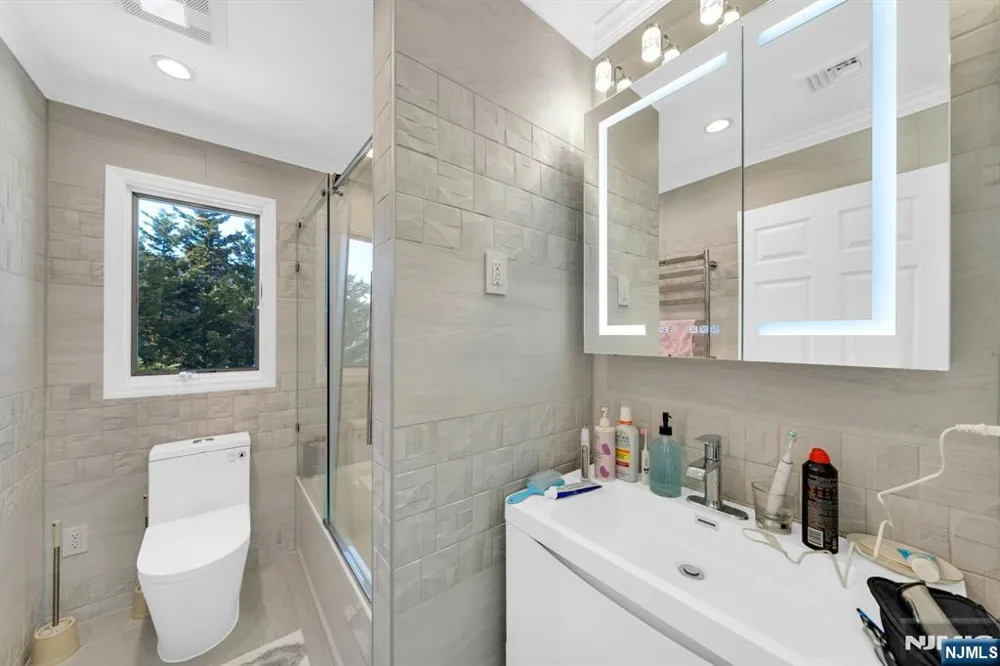 573 Kearney Cliffside Park, NJ 07010