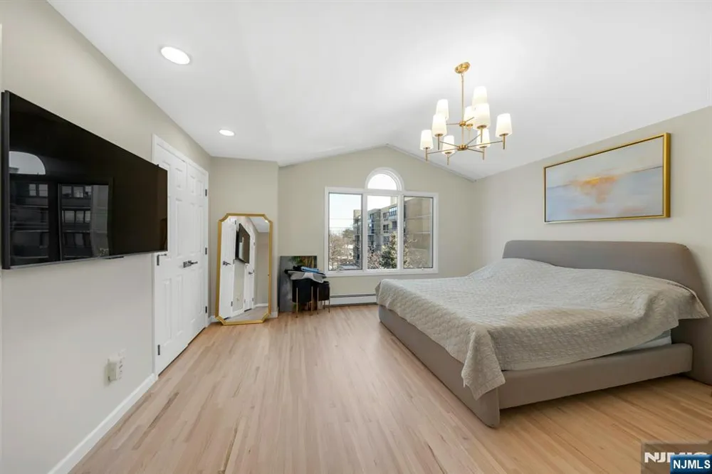 573 Kearney Cliffside Park, NJ 07010
