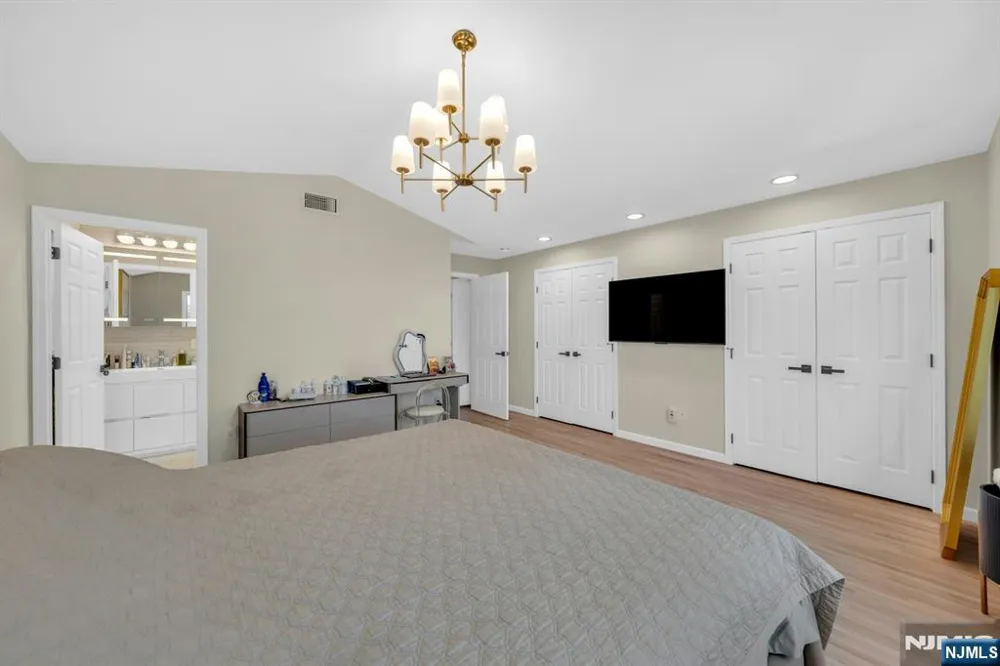 573 Kearney Cliffside Park, NJ 07010