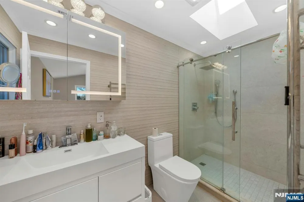 573 Kearney Cliffside Park, NJ 07010