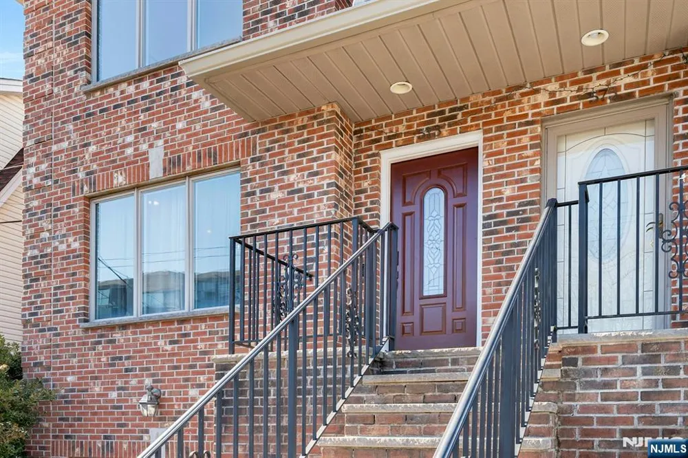 573 Kearney Cliffside Park, NJ 07010