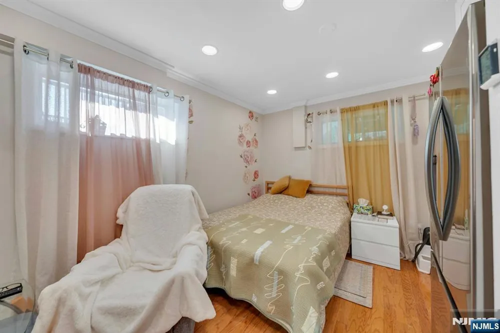 573 Kearney Cliffside Park, NJ 07010