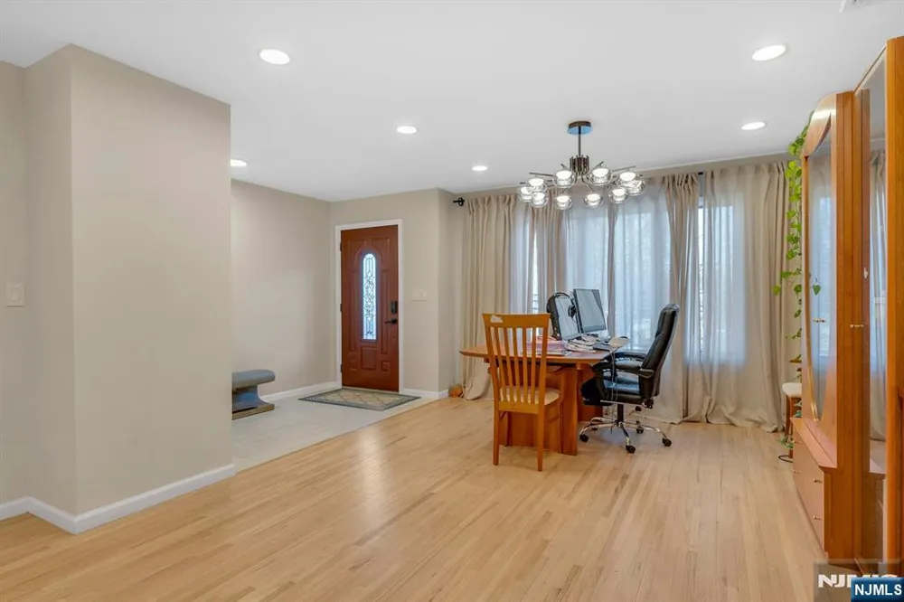 573 Kearney Cliffside Park, NJ 07010