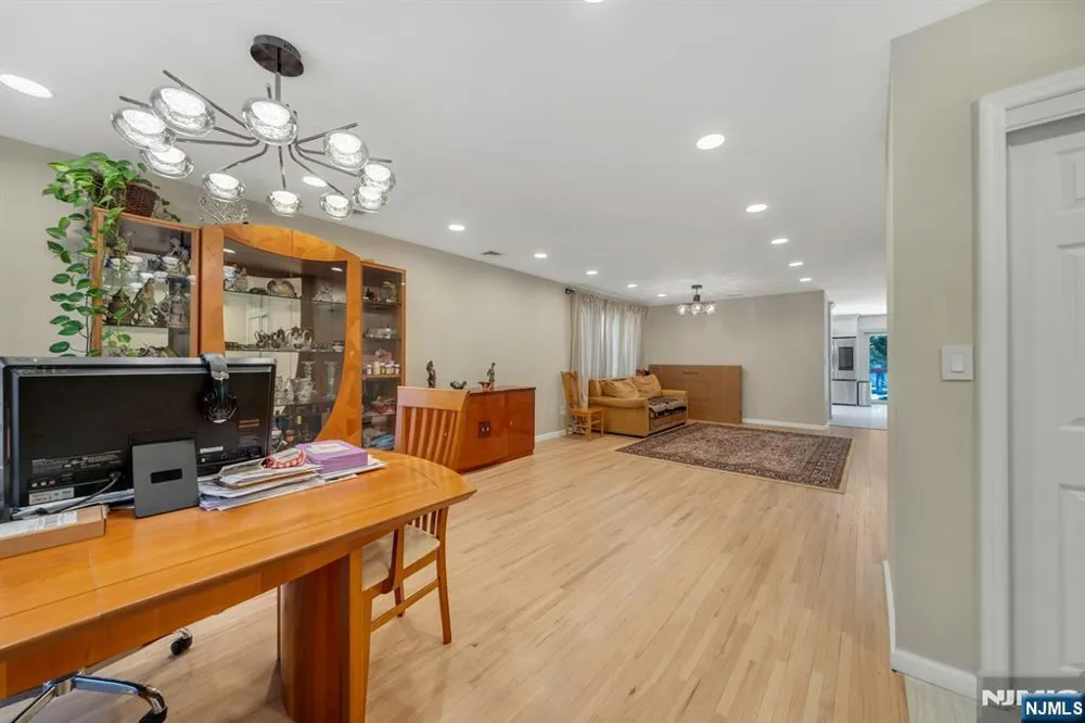 573 Kearney Cliffside Park, NJ 07010
