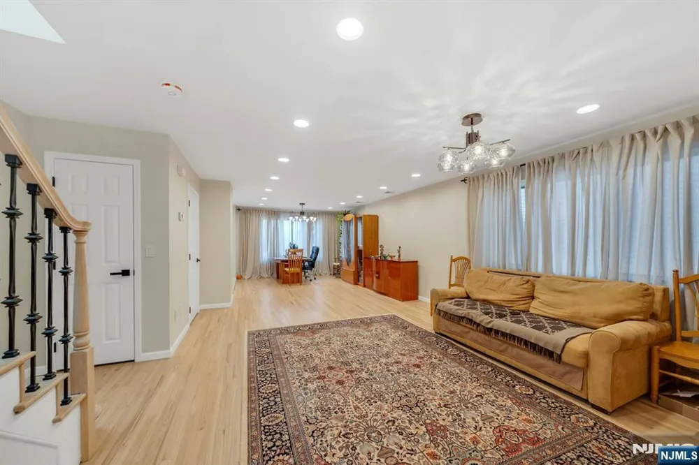 573 Kearney Cliffside Park, NJ 07010