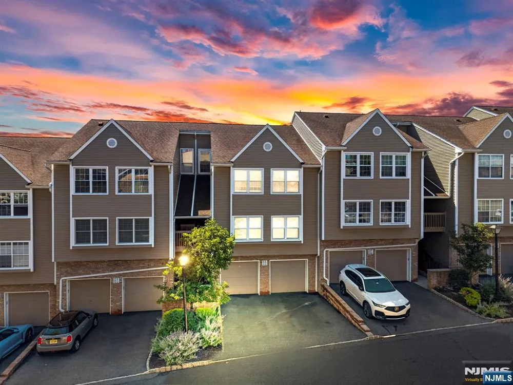 513 Windsor Drive Palisades Park, NJ 07650
